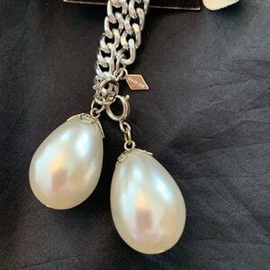 Sarah Coventry necklace in original box 2 large teardrop pearls silvertone chain